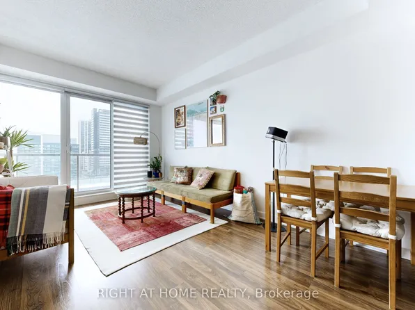 260 Sackville St, Toronto, ON