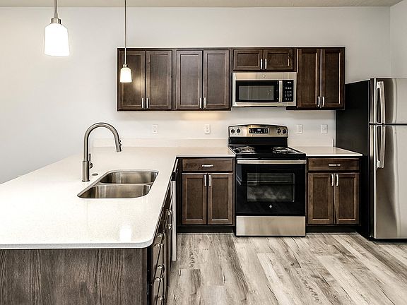 5th image of 3621 Lexington Ave #A200