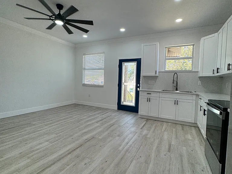2813 S 63rd St #A — Photo 10