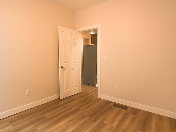 5th image of 821 Jefferson Ave #2