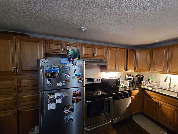2nd image of 141 Englewood Ave APT B