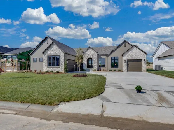 483 N Birkdale Cir, Wichita, KS 67230