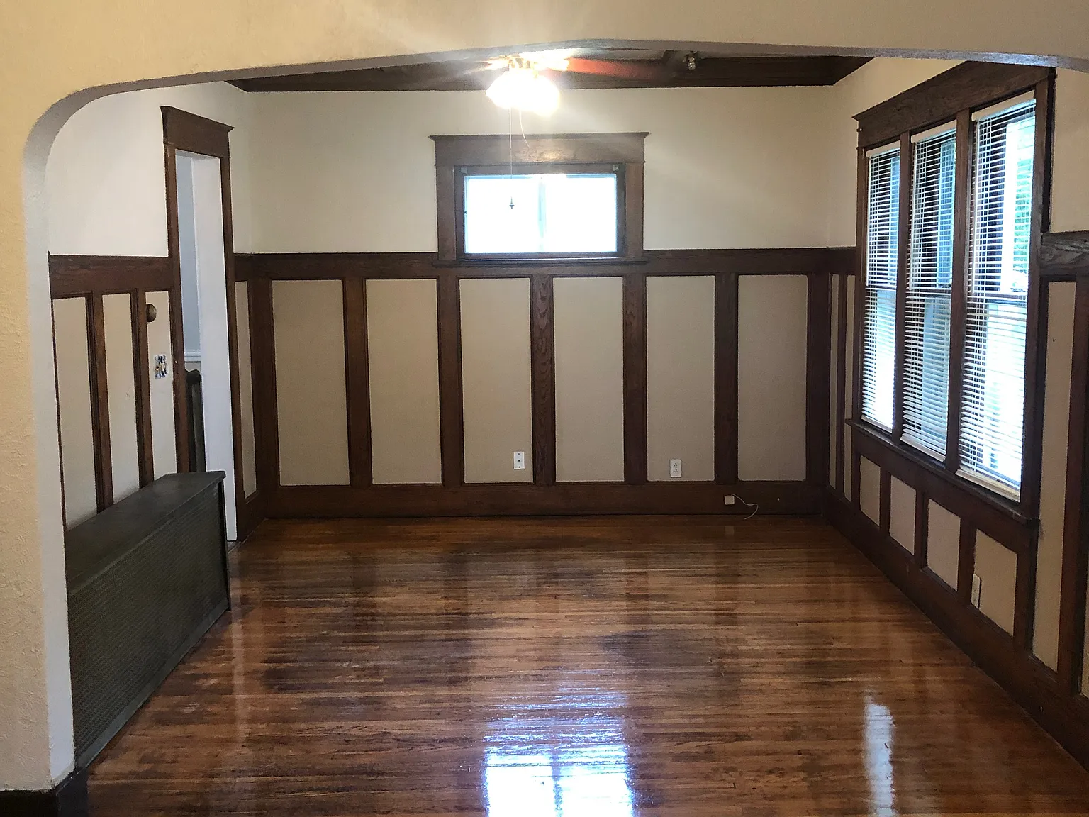 6 bed, 3156 sqft, $3,300 — Photo 2