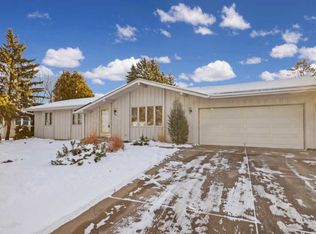 2898 Chippewa Ave N, Maplewood, MN 55109