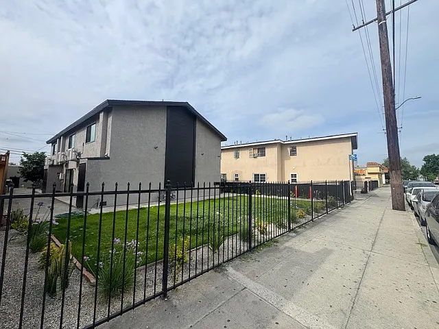 2668 Randolph St — Photo 3
