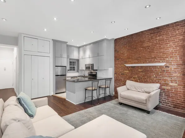 162 East 91st Street 2A image 2 of 6