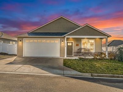1730 Luxor Ln, Medford, OR, 97504