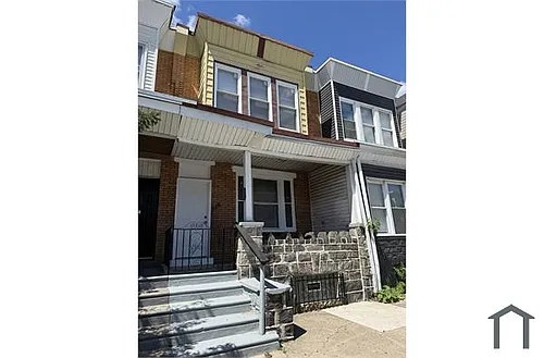 2090 Kingston St Photo 1