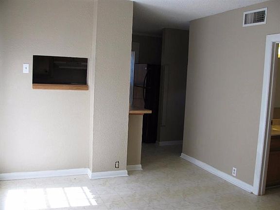 3rd image of 2704 Avenue V