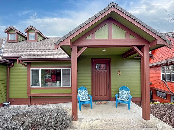 2nd image of 2615 Peach Court #A
