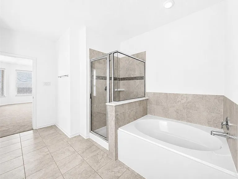 22406 Newcastle Waters Ct — Photo 14
