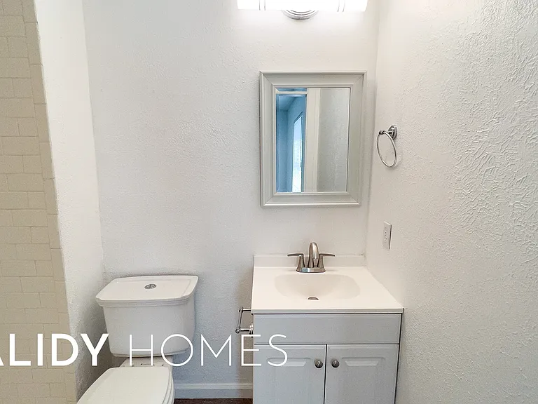 808 SE 13th St — Photo 19