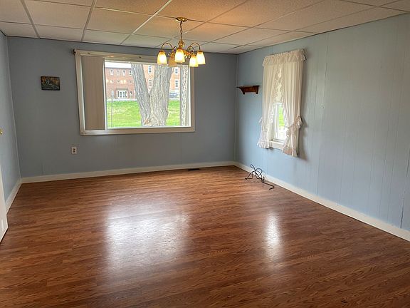 3rd image of 607 College Ave
