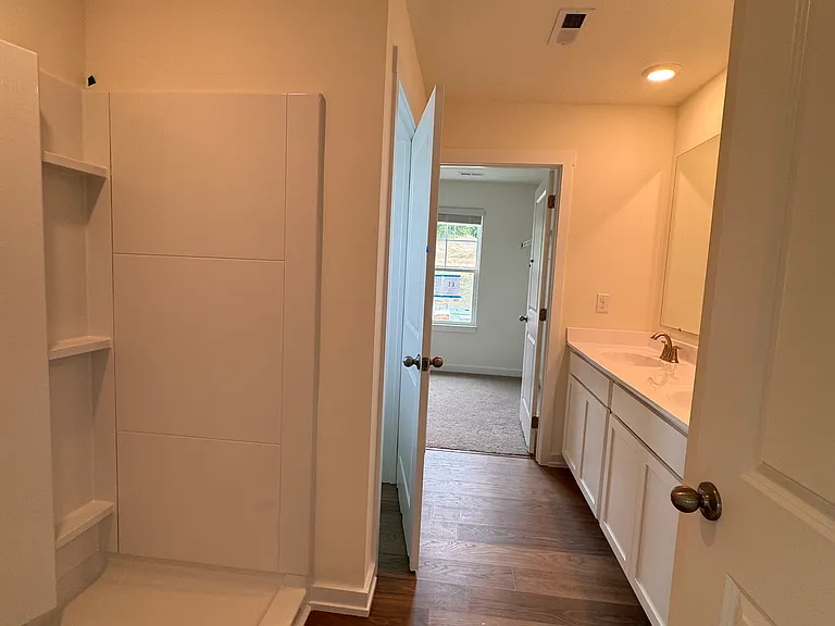 574 White Oak Ln — Photo 9