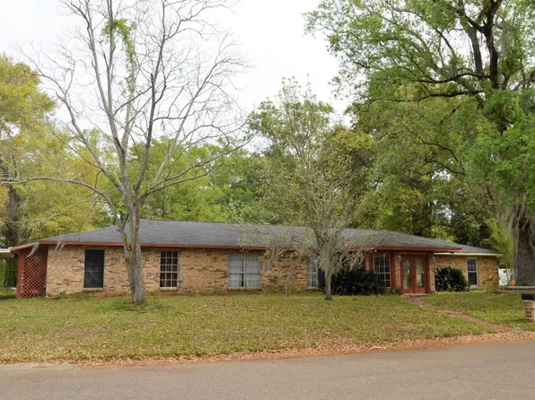 2723 Briarwood Cir, Moss Point, MS 39563