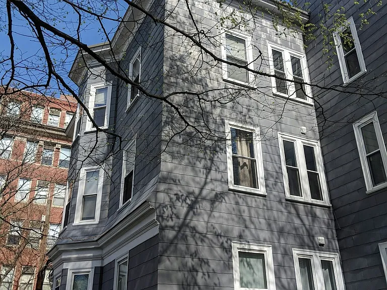 252 Windsor St #3 — Photo 11