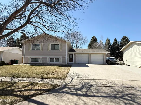 1212 Westwood St, Bismarck, ND 58504