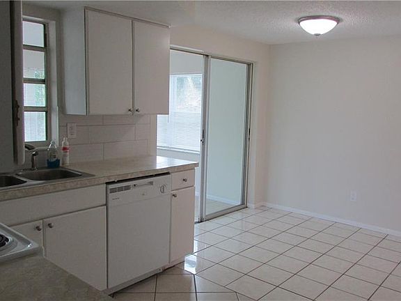 3rd image of 3348 Rosefield Dr