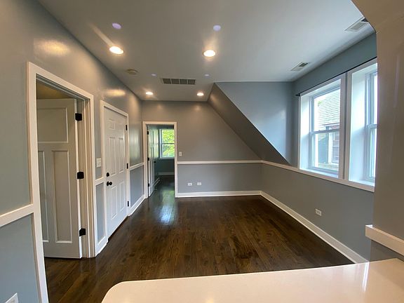 3rd image of 2028 N Keeler Ave #2