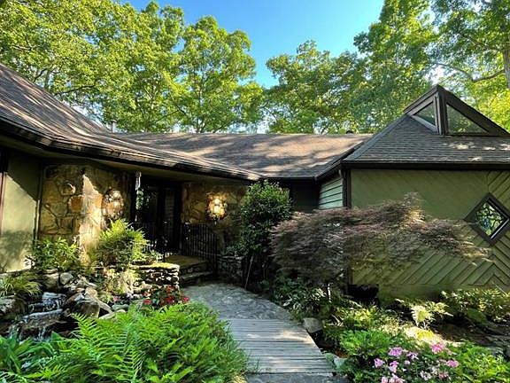 4th image of 135 Beech Lake Ct