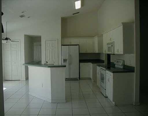 2nd image of 2517 Ascot Ct