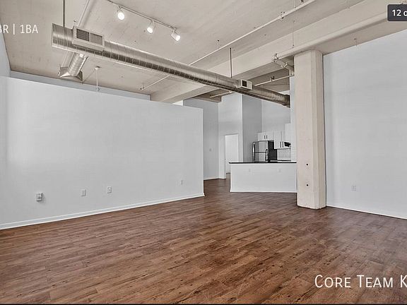 4th image of 320 W 7th St #302