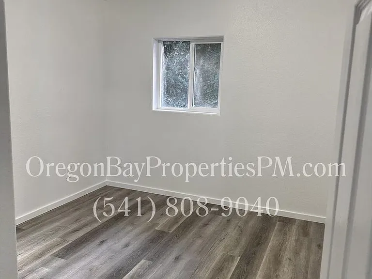 1656 Coos River Hwy — Photo 7