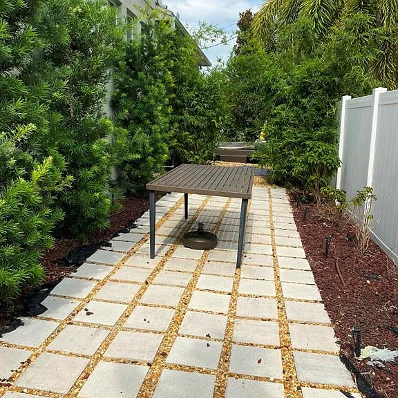 809 N Oregon Ave — Photo 15