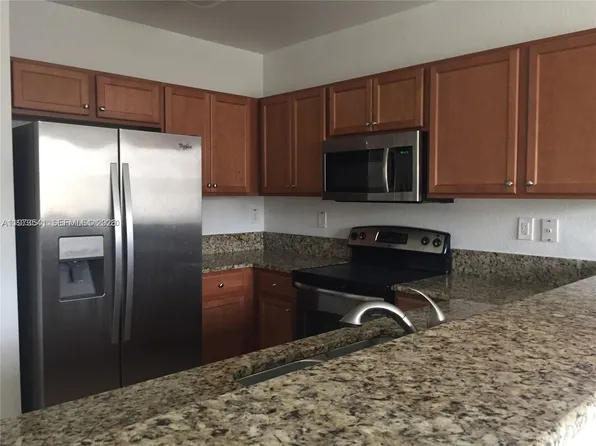 11601 NW 89th St APT 222, Doral, FL 33178
