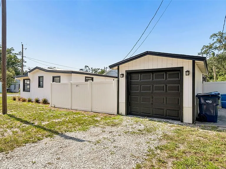 3901 N Ola Ave — Photo 45