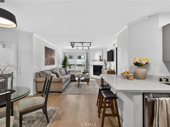 5550 Owensmouth Ave APT 123, Woodland Hills, CA 91367