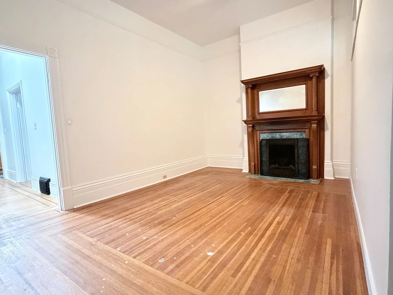 2 bed, $2,050 — Photo 4