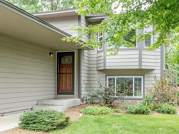2nd image of 621 Dresden Dr