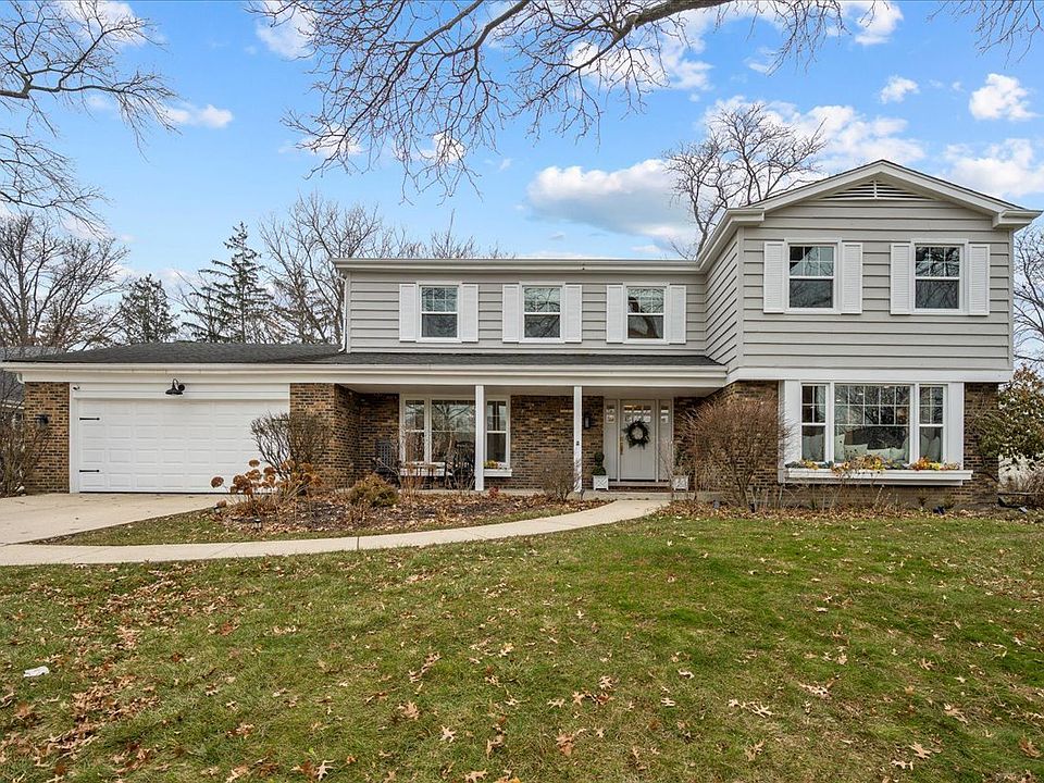 1st image of 520 Standish Dr