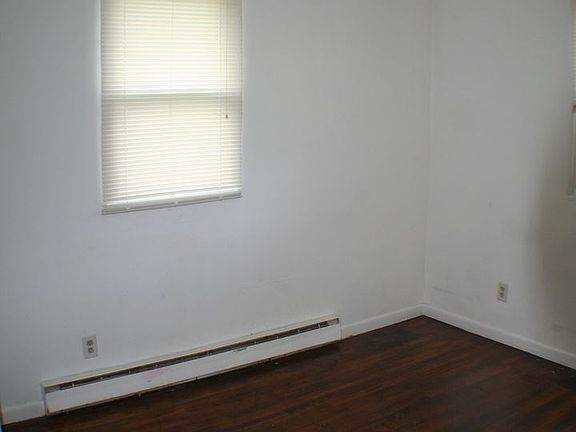 2nd image of 8924B London St