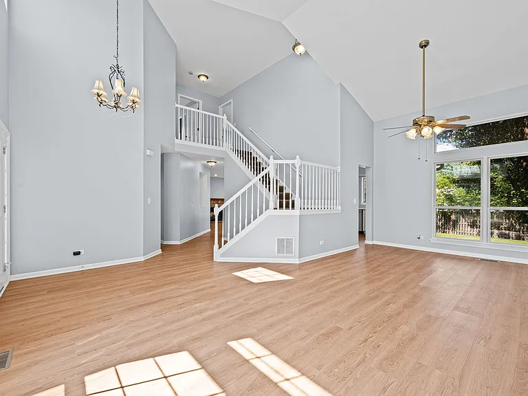 931 Taralon Trl — Photo 3