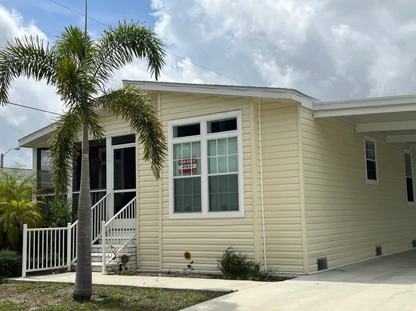 123 Cotillion Ln #123, North Fort Myers, FL 33903
