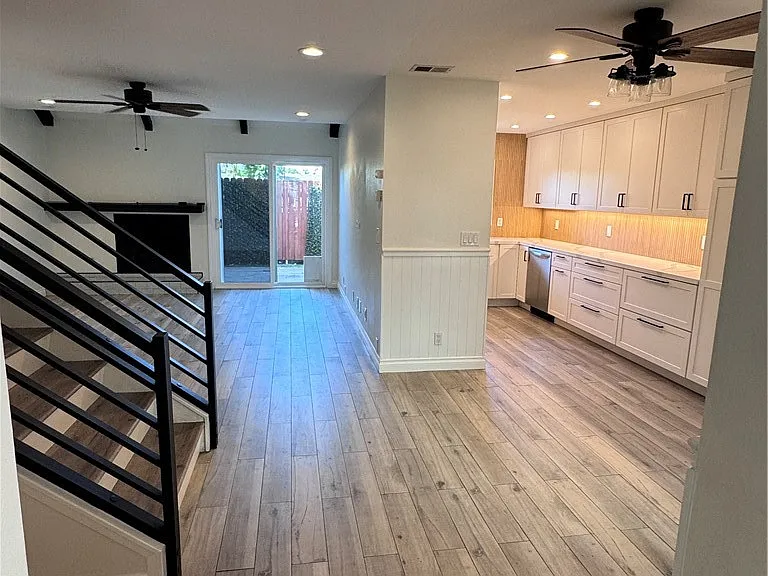 2620 Elden Ave #B5 — Photo 3