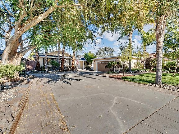 2nd image of 1371 Carrie Lee Way