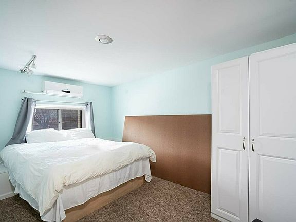 4th image of 395 Smith St APT 1
