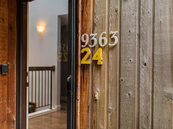 9363 S Pointe Lasalles Dr #24, Bloomington, IN 47401