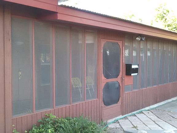 4th image of 1524 Douglas Dr