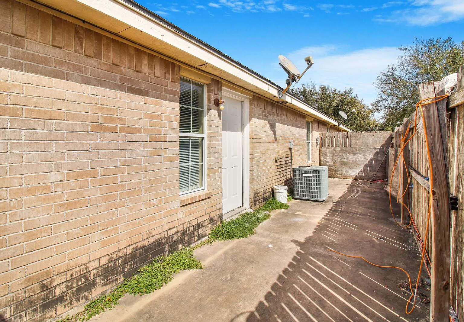 2 bed, 2.0 bath, $850 — Photo 4