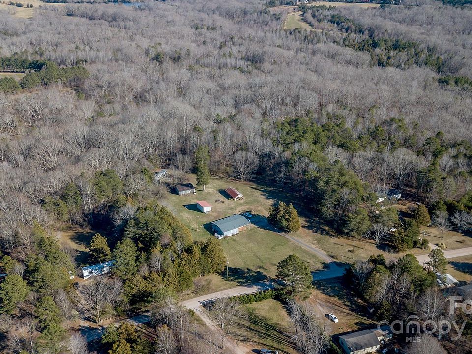 2nd image of 1408 Old Puckett Pl
