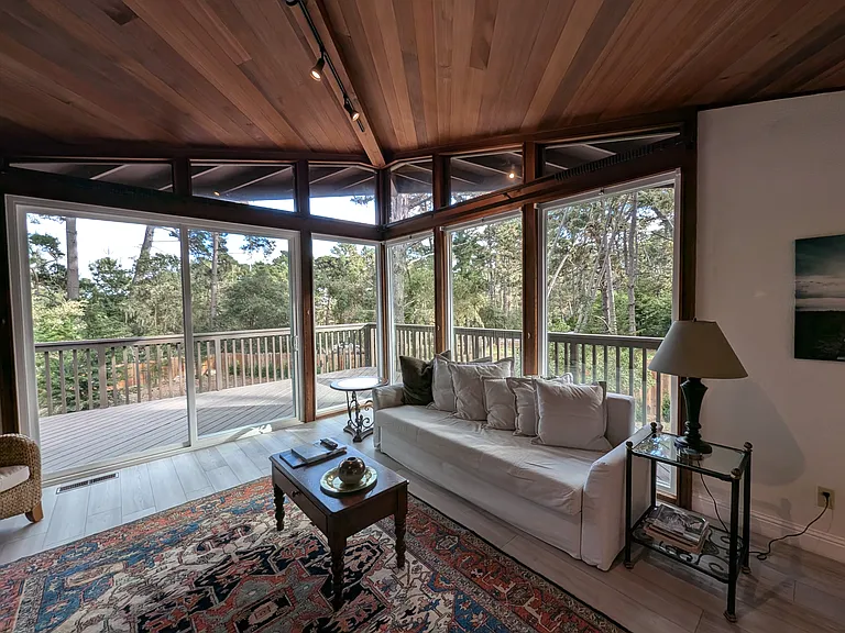 4059 Crest Rd — Photo 9
