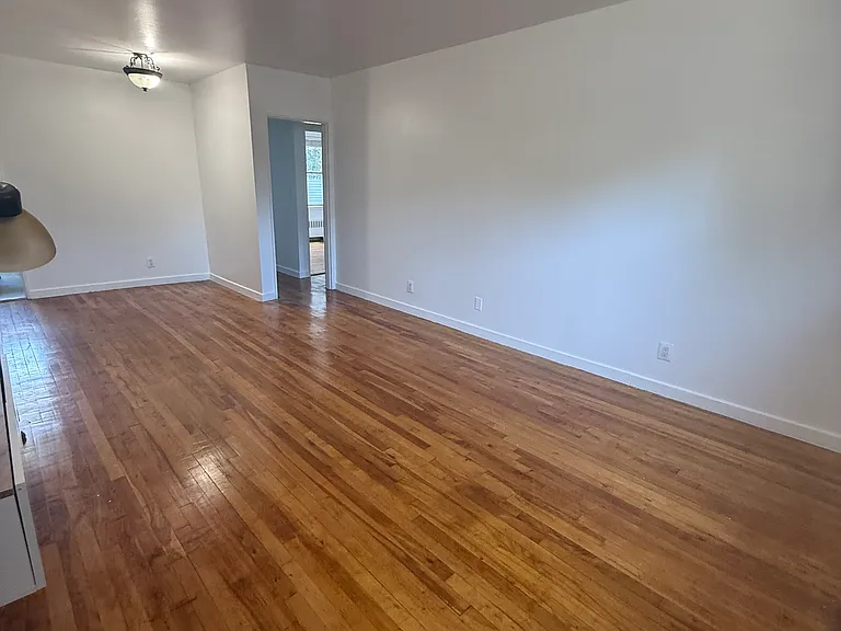 35 Winchester Ave #1B — Photo 8