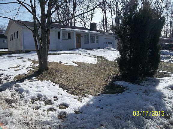 3rd image of 124 Crestmont Dr
