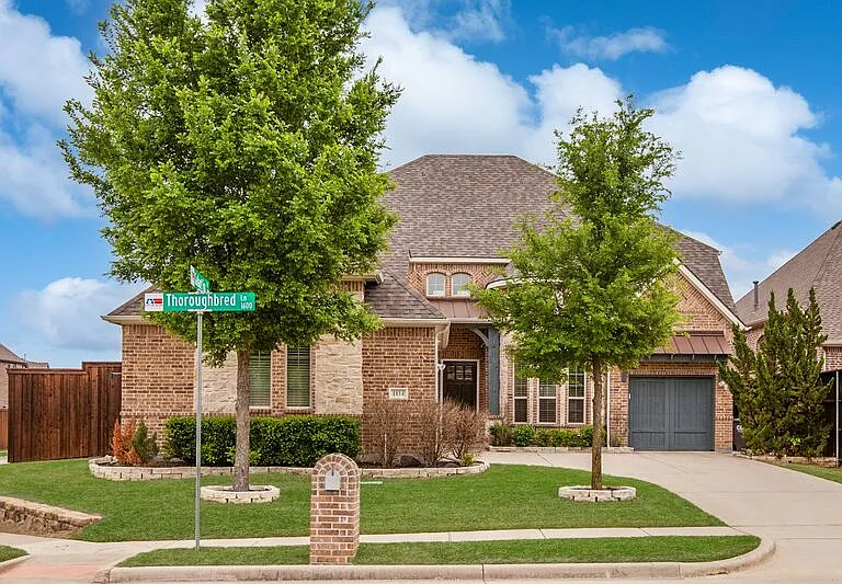 1614 Thoroughbred Ln — Photo 1