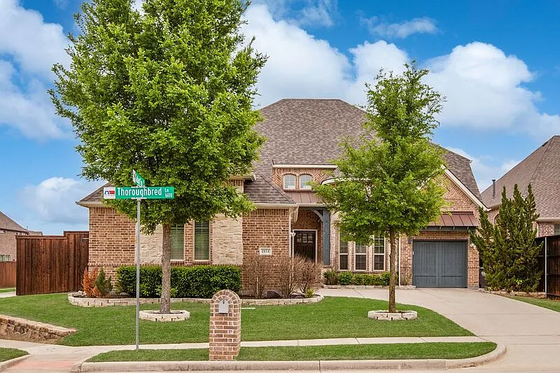 1614 Thoroughbred Ln