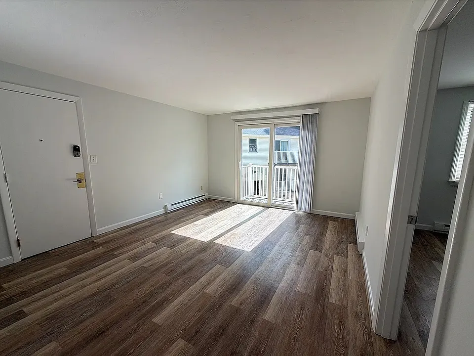 60B Phillips St #2-5